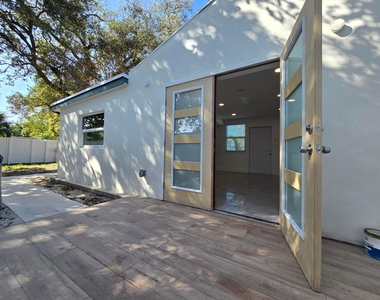 4648 Sw 24th Avenue - Photo Thumbnail 5