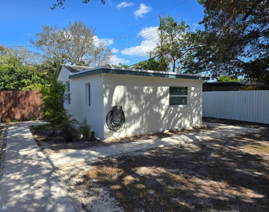 4648 Sw 24th Avenue - Photo Thumbnail 8