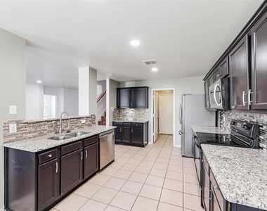 13262 Cleburne Drive - Photo Thumbnail 10