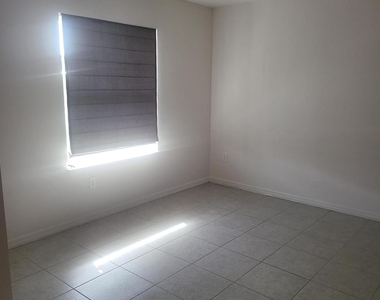 3801 Sw Hablow Street - Photo Thumbnail 4