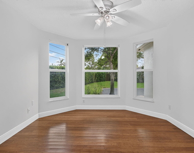 7087 Nw 78th Place - Photo Thumbnail 5