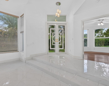 7087 Nw 78th Place - Photo Thumbnail 4