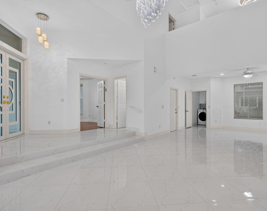 7087 Nw 78th Place - Photo Thumbnail 8
