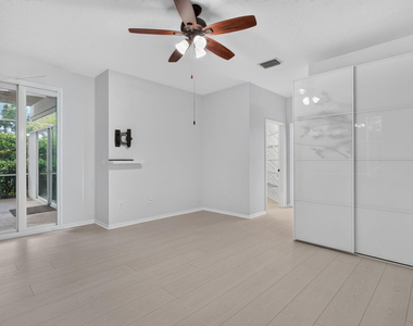 7087 Nw 78th Place - Photo Thumbnail 21