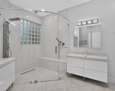 7087 Nw 78th Place - Photo Thumbnail 24
