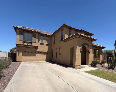 8821 S 40th Drive - Photo Thumbnail 1