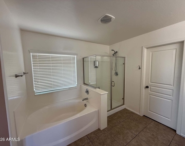 8821 S 40th Drive - Photo Thumbnail 11