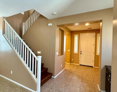 8821 S 40th Drive - Photo Thumbnail 2