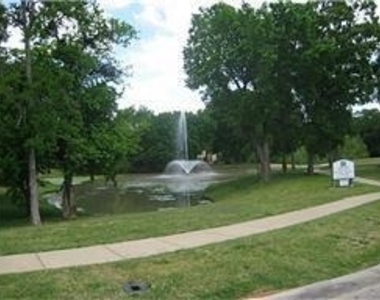 2207 Canterbury Drive - Photo Thumbnail 38