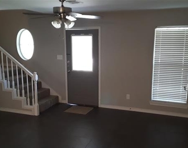 2004 Pecan Street - Photo Thumbnail 1