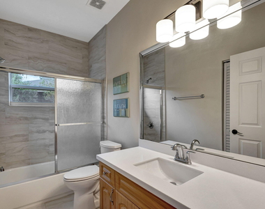 13792 Yarmouth Drive - Photo Thumbnail 12