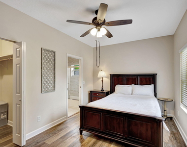 13792 Yarmouth Drive - Photo Thumbnail 2