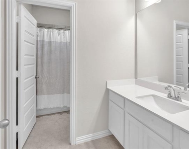 7243 Crowell Avenue - Photo Thumbnail 32