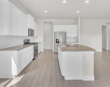 7243 Crowell Avenue - Photo Thumbnail 6