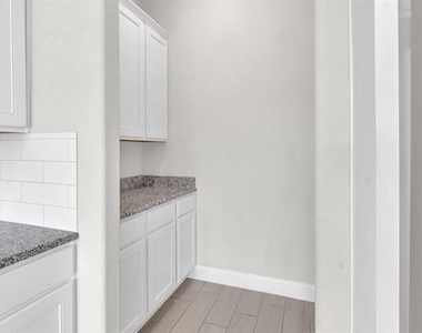 7243 Crowell Avenue - Photo Thumbnail 16