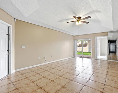 9312 Nw 54th Street - Photo Thumbnail 5
