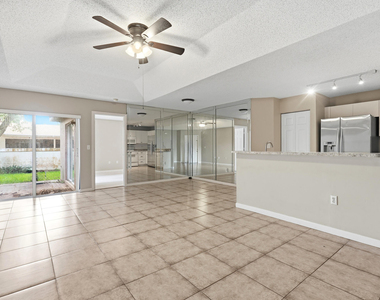 9312 Nw 54th Street - Photo Thumbnail 4