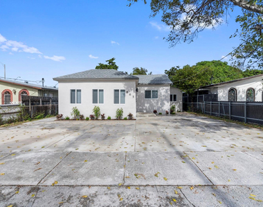 865 Se 12th Street - Photo Thumbnail 3