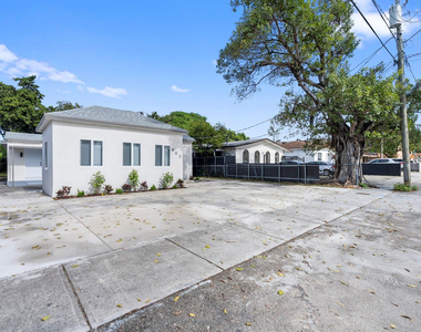865 Se 12th Street - Photo Thumbnail 2