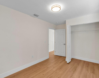 865 Se 12th Street - Photo Thumbnail 20