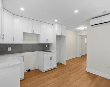 865 Se 12th Street - Photo Thumbnail 8