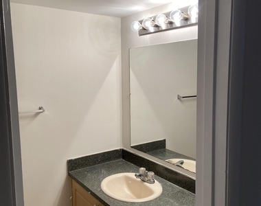 605 S Pine Island Road - Photo Thumbnail 7