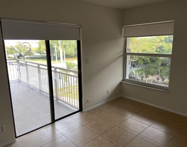 605 S Pine Island Road - Photo Thumbnail 2