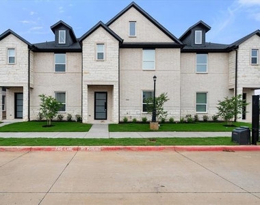 2333 Spring Park Boulevard - Photo Thumbnail 1