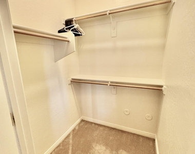 3131 E Legacy Drive - Photo Thumbnail 14