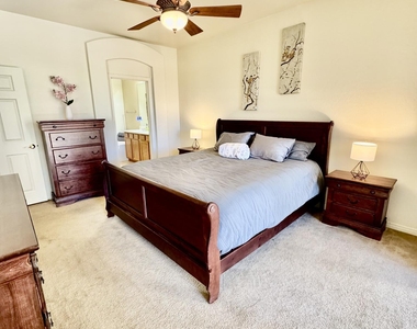 3131 E Legacy Drive - Photo Thumbnail 12
