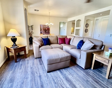 3131 E Legacy Drive - Photo Thumbnail 4