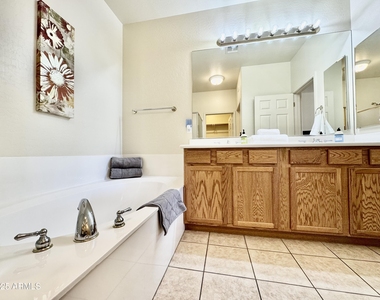 3131 E Legacy Drive - Photo Thumbnail 17