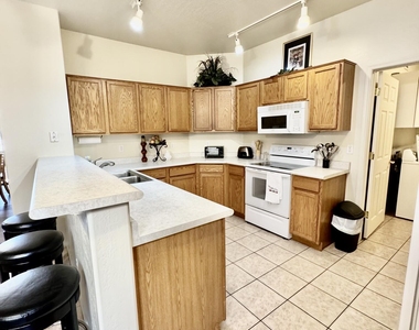 3131 E Legacy Drive - Photo Thumbnail 22