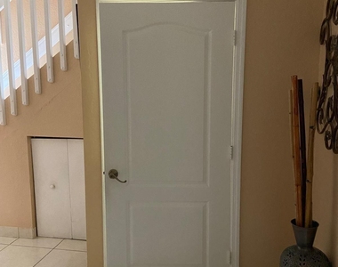 8752 Nw 107th Terrace - Photo Thumbnail 7