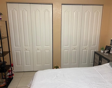 8752 Nw 107th Terrace - Photo Thumbnail 12
