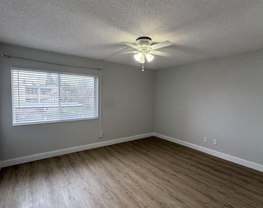 1310 Ne 14th Court - Photo Thumbnail 8