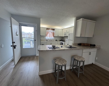 1310 Ne 14th Court - Photo Thumbnail 5