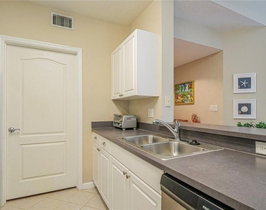 5095 Fairways Circle - Photo Thumbnail 17