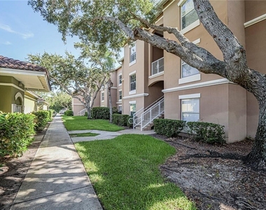 5095 Fairways Circle - Photo Thumbnail 5
