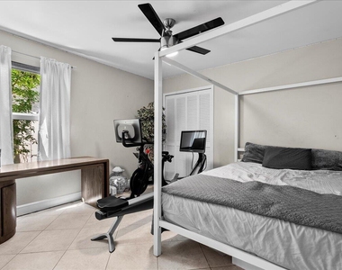1560 Yachtman Place - Photo Thumbnail 20
