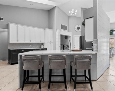 1560 Yachtman Place - Photo Thumbnail 9
