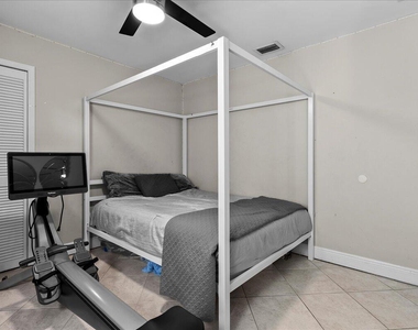 1560 Yachtman Place - Photo Thumbnail 21