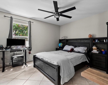 1560 Yachtman Place - Photo Thumbnail 18