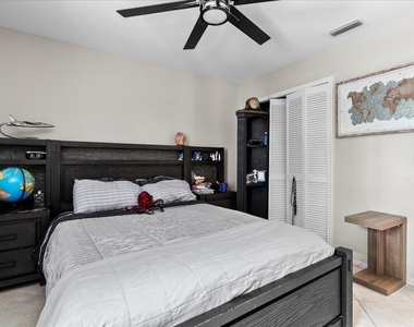 1560 Yachtman Place - Photo Thumbnail 17