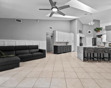 1560 Yachtman Place - Photo Thumbnail 12