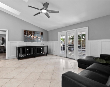 1560 Yachtman Place - Photo Thumbnail 11