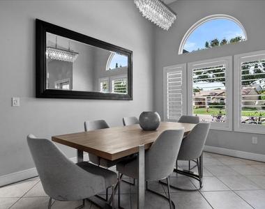 1560 Yachtman Place - Photo Thumbnail 4