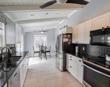 1282 Sw Bent Pine Cove - Photo Thumbnail 9