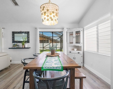 6085 Robinson Street - Photo Thumbnail 13