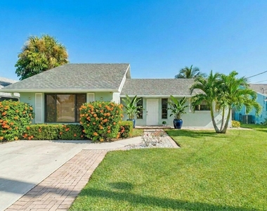 6085 Robinson Street - Photo Thumbnail 1
